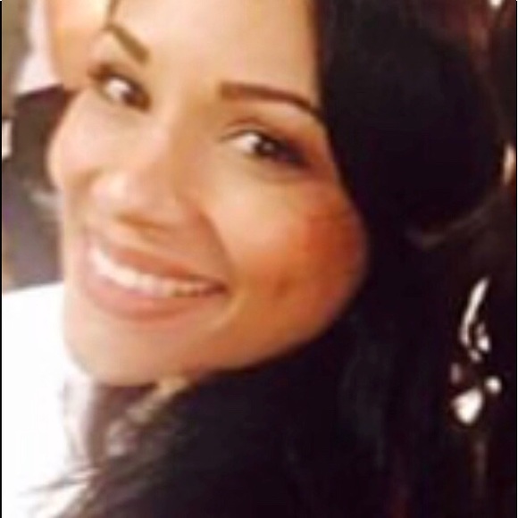 Meet your Posher, Janine - Picture 2 of 3